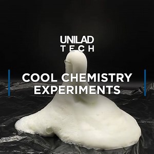 2.8M views · 3.9K reactions | I would have paid way more attention in chemistry class if they did more experiments like these ‍ | UNILAD Tech | Facebook