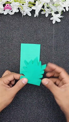 DIY Hanging 3D Snowflake Decor #paperwallcraft #cristmasdecor #papercrafts