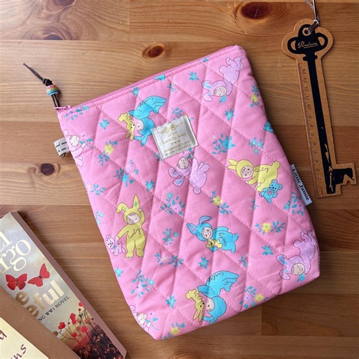 Quilted Book Sleeve: Handmade Cotton Padded Book Cover, Curly Baby in Pink - Etsy