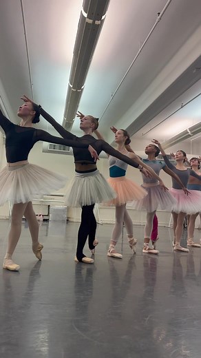 Can you imagine all the hours the dancers put in to perfecting this ballet? Its a lot…and these dancers deserve all the praise ❤️❤️ show them some love in the comments! #AmericanBalletTheatre #SwanLake