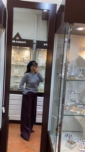 Butik Klara on Instagram: "Pant 36 Mng 4000 Pulover S Mng 4000"