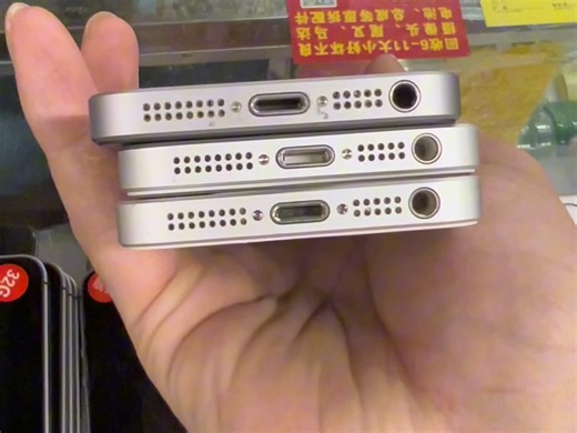 最近很火的 SE一代小钢炮！ 所有软件都可以安装15系统没有淘汰！而且平替CCD！ 还支持车载无线cplay ！等等等挑了一个多小时 通通带回家