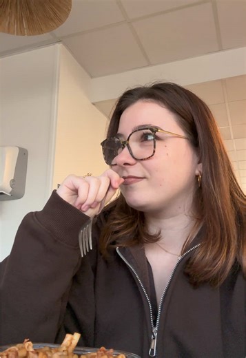 Pov : t’apprends de nouveaux mots à ta manager #goumin #doro #humour #pourtoi #work @Victorine