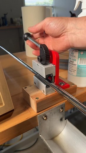 Brampton HF-100 Grip Solvent helps golfers re-grip their clubs at home! Put a fresh set of grips on your clubs this season to play your best on the course. Click the link in our bio to shop golf re-gripping supplies➡️🛒 #golfaddict #golflife #bramptontechnology #golfclub #golf #golfgrips | Brampton Technology