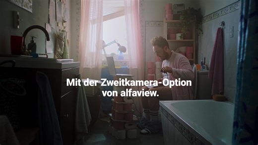 Mit alfaview zwei Videos gleichzeitig teilen – zeig, woran du arbeitest, ohne den Kontakt zu deinem Team zu verlieren. Mit der Zweitkamera-Funktion. #alfaview #worknew | alfaview Video Conferencing Systems