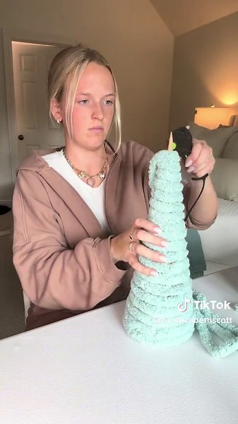 Creating Mini Trees: 1/3 Crafting Guide