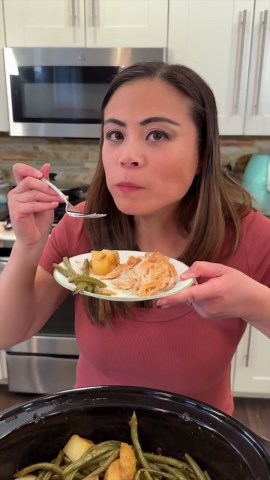Easy crockpot chicken, potato and green bean dinner