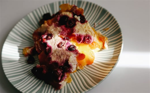Mike van de Elzen: Yogurt cheesecake with star anise plums