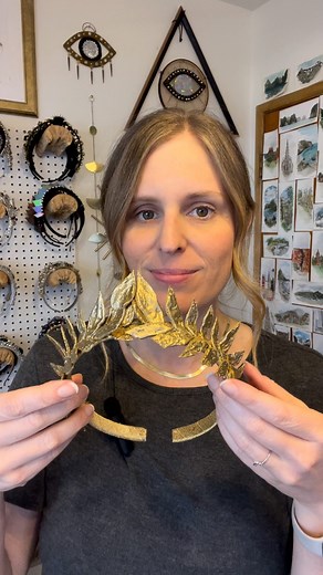 Crowns by Melissa Loschy on Instagram: "To celebrate the #parisolympics make your own Laurel Wreath Crown! You can download my pattern using the 2nd link in my profile. MATERIALS: Stiff felt Hot glue Headband Gold ribbon Floral wire (and wire cutters) Gold spray paint The design is inspired by the coronation headpiece worn by the Princess of Wales - my recreation is pinned in my Reels!"