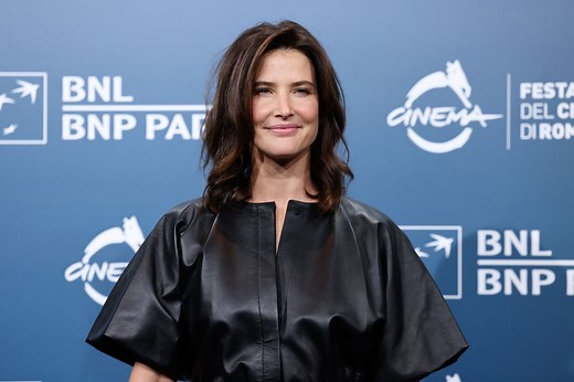 "ROBIN SCHERBATSKY IS IN THE HOUSE": Fans celebrate as Cobie Smulders is teased as special guest on the How I Met Your Mother rewatch podcast