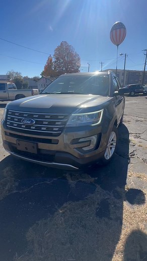 Con solo 90k millas! Está 2017 Ford Explorer XLT con asientos de piel - doble quema coco - 3 filas y más - está perfecta para su familia - llámenos 704 247 4122 #UsedCarsForSaleNorthCarolina #charlotte #latinosenusa #latinosenusa | Lilly Latorre