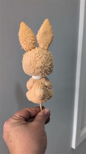 cute little bunny fondant cake topper#cakeartist #bunny #FondantFigurine #caketopper #cakedecorating