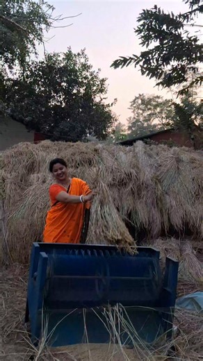 Dhanimani Tudu Murmu on Instagram: "First time machine te hulu dal hueana..😀"
