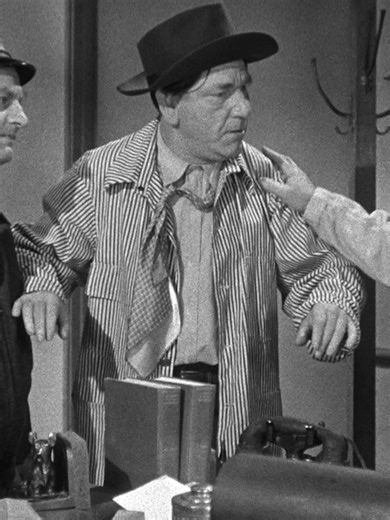 Shemp may be a reporter, but he still answers to Moe! #thethreestooges #thestooges #threestooges #3stooges #stooges