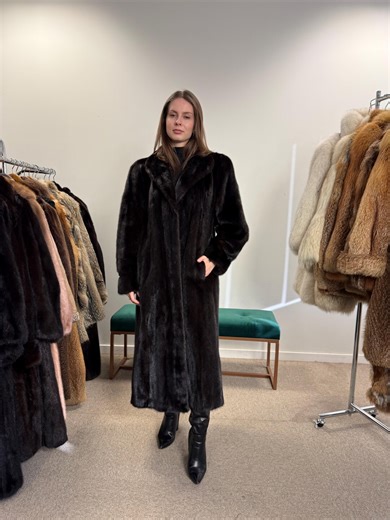 Elegant Dark Brown Mink Fur Coat, Long Coat in L/XL Size, Luxuriously Soft and Classic Style, Perfect for Winter Season, Real Mink Fur Coat - Etsy
