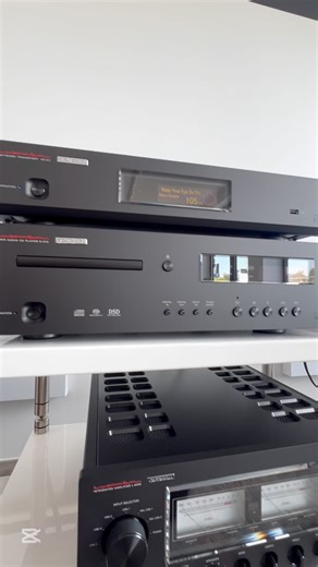 🖤LUXMAN NT-07, 100 Anniversary - Streamer Hi-End Supporta file USB fino a 768 kHz (16, 24, 32-bit); file DSD fino a 22.5 MHz (1-bit), file tramite OTTICO/COAX/HDMI fino a 192 kHz (16, 24-bit). Trasformatore di alimentazione di tipo Ol ad alta capacità. 2 condensatori custom da 10.000uF. Compatibile con migliori servizi streaming musicale (anche Tidal Connect e Spotify Connect). App “LUXMAN stream” dedicata. Dimensioni (LxAxP) 440x132x410mm Peso 10,3 kg Prezzo di listino: 8.990,00 € 🏠 via Moden
