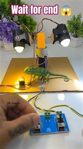 Mini Sharpy DJ Light with DC Motor 🔥 Amazing DIY Party Light | School Project Idea #dcmotor #diy