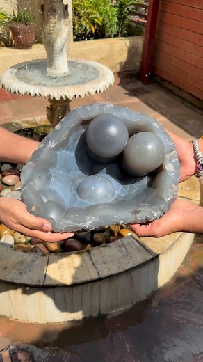 1.2K views · 843 reactions | Massive specimen of giant botryoidal agatised chalcedony crystals from Aurangabad, Maharashtra, India Size: 13.5 x 11 inches Weight: 15.550 kgs | Superb Minerals | Facebook