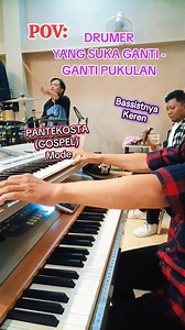 Praise lagu jadul dalam Gereja kami memang biasanya progres seperti ini, atmosfernya harus naik, kadang2 tempo juga pelan2 naik seiring lompatan/tarian para pendeta dan jemaat 😊🙏 . . . #bassist #bassplayer #guitarist #drumer #keyboardist #pianist #worshipleader #singer #gereja #sundayworship #gospel #gkmiyehuda #gkmi | Billy Kalangi
