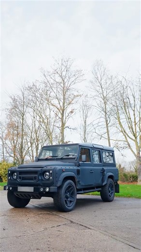 Rugged Defender Meets Smart Tech KENWOOD DMX8021DABS #carplay #caraudio #landroverdefender