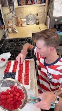 Flag Cake (1976)