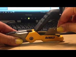 DEWALT Folding Retractable Utility Knife