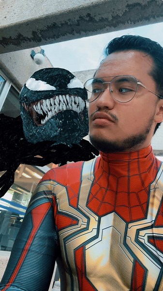 Transform into Venom: Halloween Makeup Tutorial