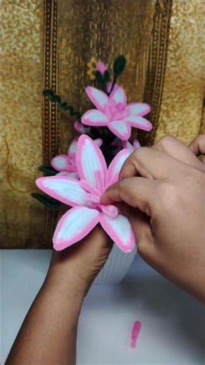 How to Make Beautiful Pipe Cleaner Flowers | Beginner Friendly Craft 🌸 #flowercraft #craftyideas
