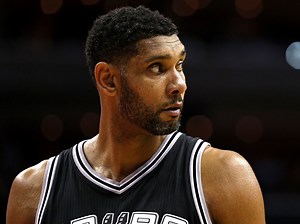 Watch: NBA legend Tim Duncan spars with MMA fighter in a hilarious manner