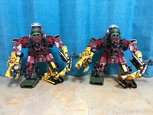 Transformers Studio Series SS-69 Devastator In-Hand Gallery