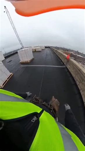 P0doknom | POV from a commercial roof as a temporary rail at the roof edge suddenly fails. See how a loose harness and unused fall protection turn... | Instagram