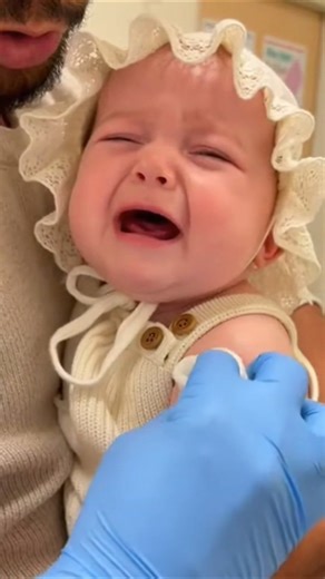 Baby’s Reaction to First Injection😭💉 |Pediatrician Visit#babyshorts#momlifeusa#toddlerlife#shortsusa