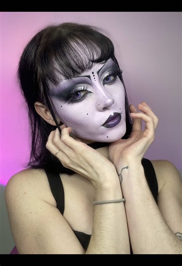 Purple Goth Makeup Look #creativemakeup #makeuptransformation #gothmakeup #tradgoth #hannahjoy