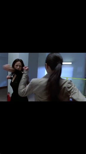 @fight_scenes_movies on Instagram: "So Close (2002) - Shu Qi vs Karen Mok Directed by Corey Yuen Plot : A conflict of interest between two high-kicking assassin sisters is complicated as they're pursued by the criminals who hired them and an equally high-kicking female cop. #soclose #coreyyuen #shuqi weizhao karenmok"