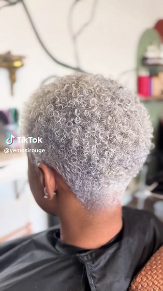 Customized Short Platinum Hair for Black Women