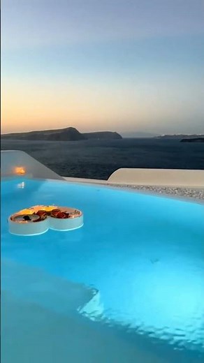 Santorini's MOST Beautiful Hotels with Breathtaking Cliffside Views and Infinity Pools