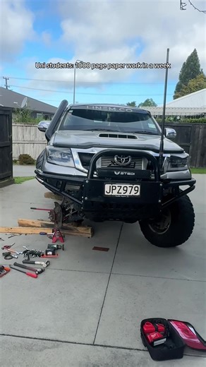 So cooked chat #fyp #hilux #nz #4wd #n70