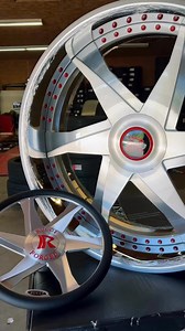 Rucci been going crazy 😜 28” Rucci Hefe. XL Floating Caps w, the Red accents & the matching Steering Wheel 😮‍💨 You know what’s going on! 252-492-6667 📱 910-920-1044 📱 | Albert Siplen