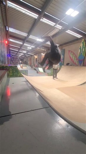 lelearning some trick an a small ramp #skateboarding #skate #skatevideo #skateboardtricks