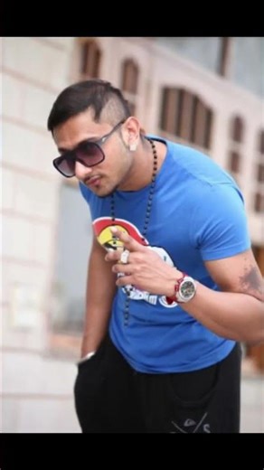 Makhna -Yo Yo honey Singh photo frame status video.