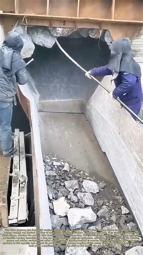 Clearing a Crusher Jam: How Workers Free Stuck Rock From Heavy Machinery