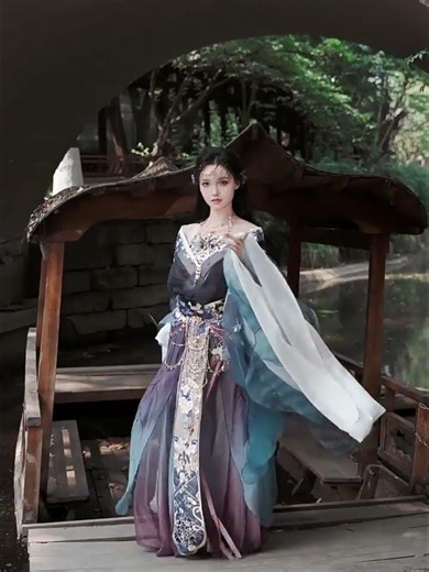 Exotic Wind Hanfu ✨ Gradient Embroidery Bustier Set