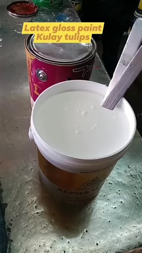 Tulips color gloss latex paint #tulipscolor #paintmixing #rawsienna #hanzayellow #fbpagesreels #bmcolorstv | B-M colors TV