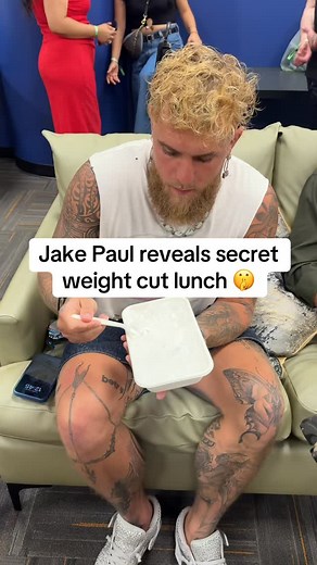 1.4K views · 2.6K reactions | In case yall need any weight loss hacks  #boxing #jakepaul #jakepaulvsmiketyson #jakepaulboxing | Betr | Facebook