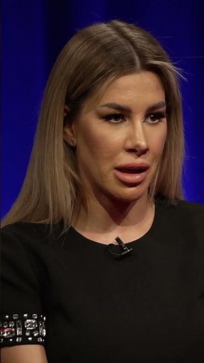 Ema Karter: ,,Mama m-a vazut cu o jucarie in mine, dezbracata..pe un fotoliu"