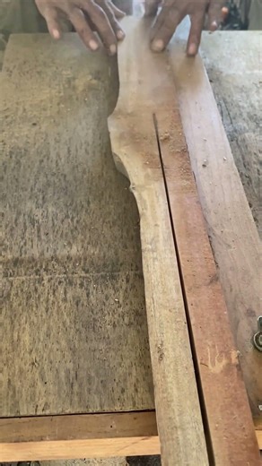 Ripping hardwood using mini-table saw #woodwork #classicwood #diy