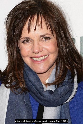 Sally Field’s triumph at the 57th Academy Awards in 1985 marked a pivotal moment in Hollywood history, coming nearly two decades after her film debut in 1962 with Sweet Bird of Youth. By 1984, after acclaimed performances in Norma Rae (1979), which earned her first Best Actress Oscar, and a series of television and film roles, Field had established herself as a versatile and resilient talent. Her heartfelt declaration, “You like me, you really like me!” resonated as a symbol of perseverance and
