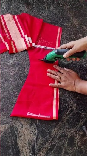 two blouse cutting with electric scissor 😍😘🤗🫶 #blousecutting #stitching #justastitch #blouse