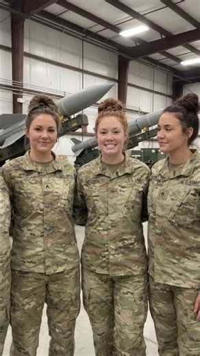 4 Women Soldiers | Military Hangar Vlog 🇺🇸✈️