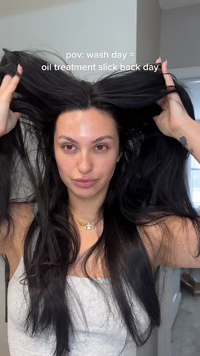 I’ve been loving the slick back clip look 🎀